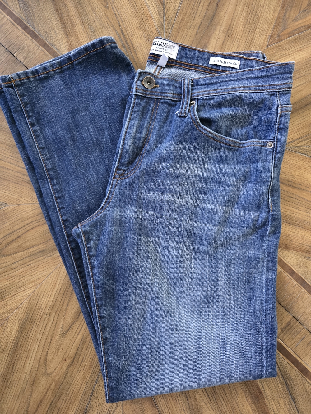 William Rast Men’s Legacy Relax Straight Distressed Jean, Size 32x32